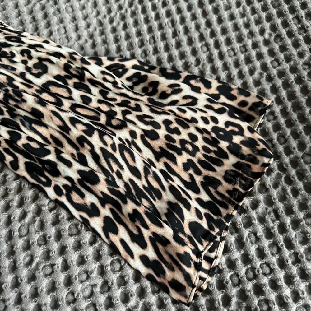 Leopard print Babydoll style top - Picture 5 of 5